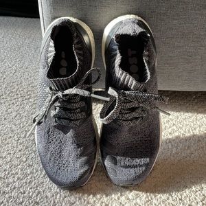 Adidas Ultraboost Black/Grey Women’s Sz. 7